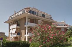 1 manna Marina di Ardea. centro regina.  Via Vasto